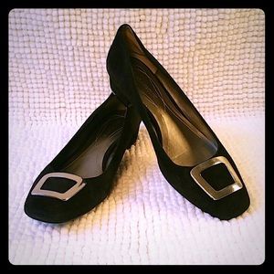 Enzo Suede 1” heel, silver accents like new! Sz 10